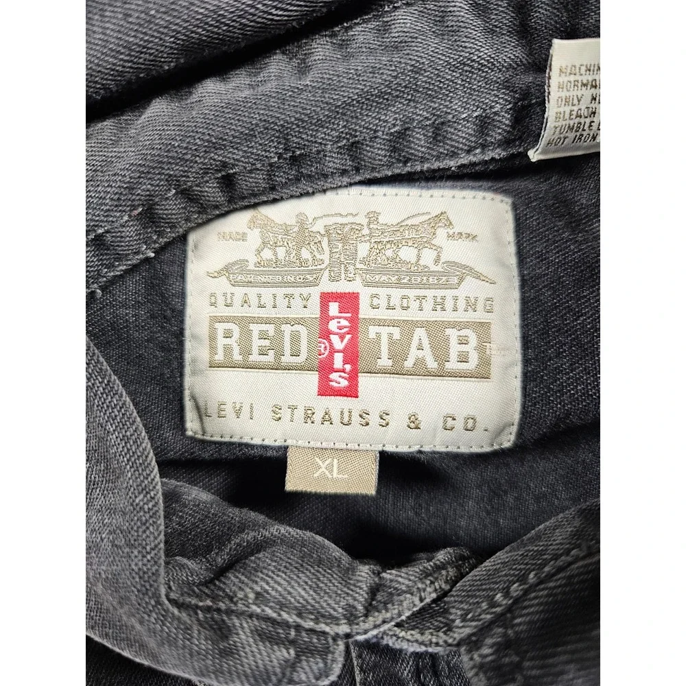 Levis Red Tab Denim Shirt Men XL Gray Cotton Shirttail Hem Medium Wash Button Up